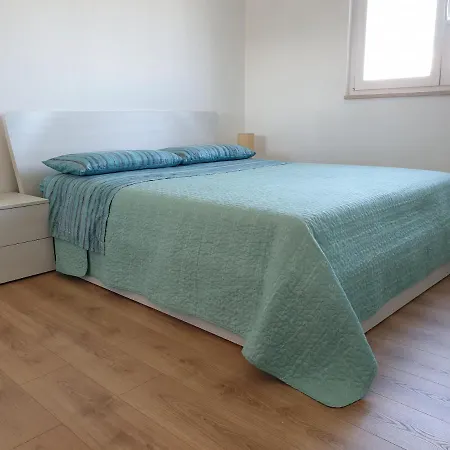 Διαμέρισμα Ema *