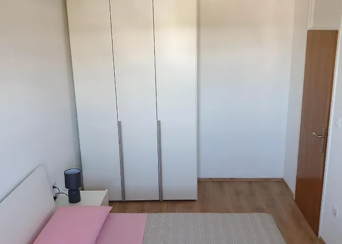 아파트 Ema 로비니